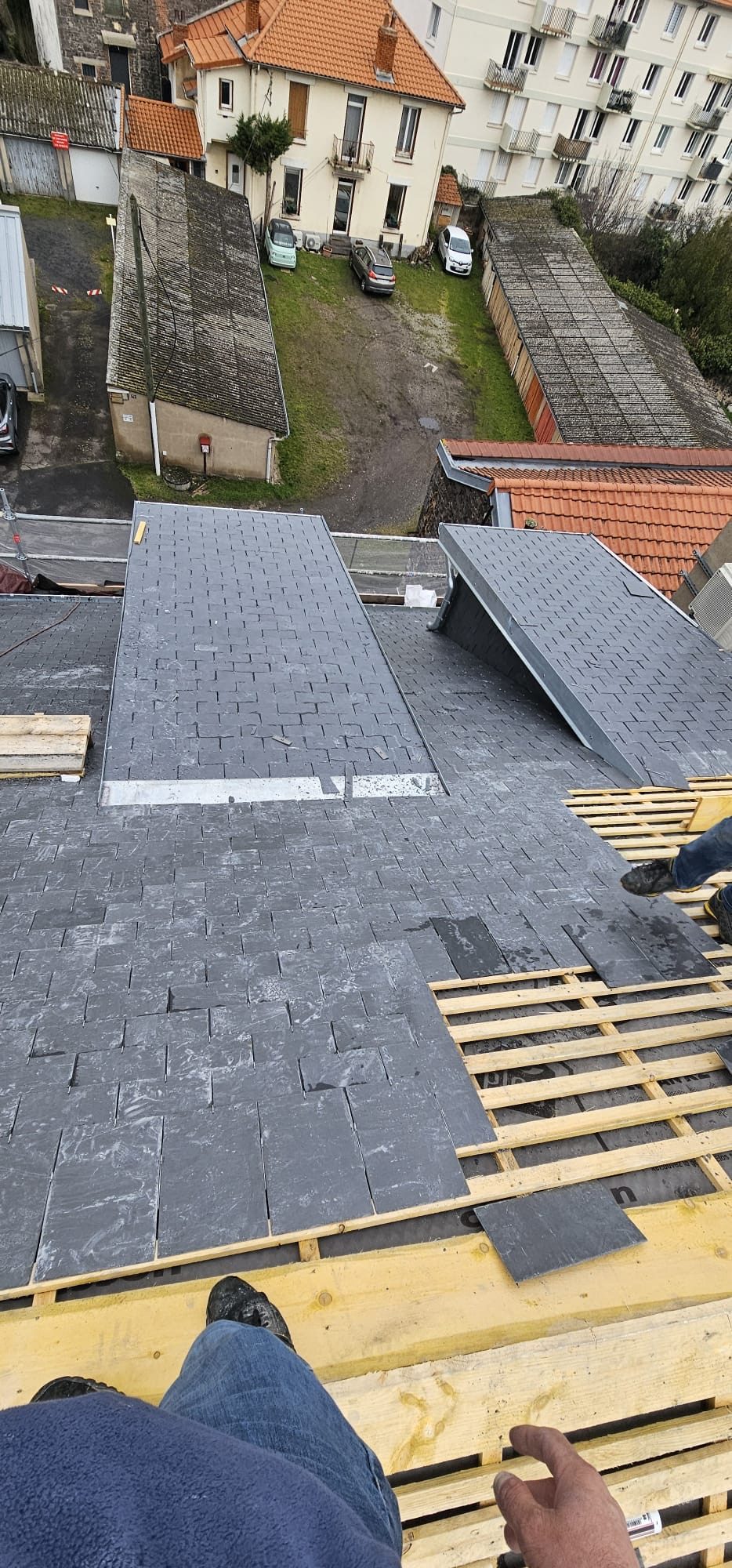 Couverture en ardoise, chantier mené par Toiture Charpente