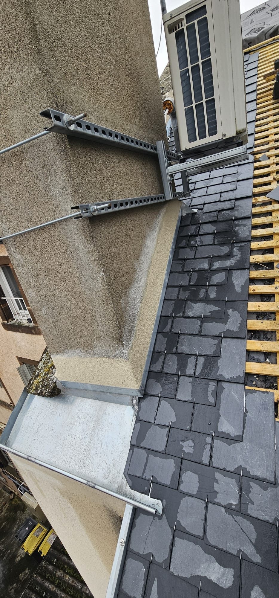 Couverture en ardoise, chantier mené par Toiture Charpente