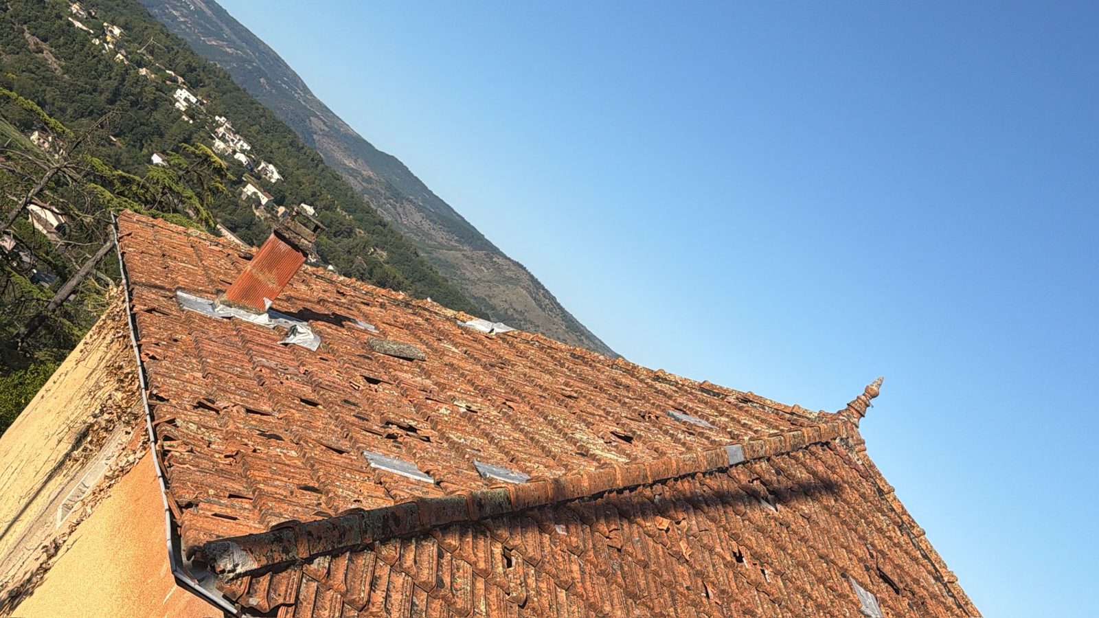 Couverture en tuile, chantier mené par Toiture Charpente