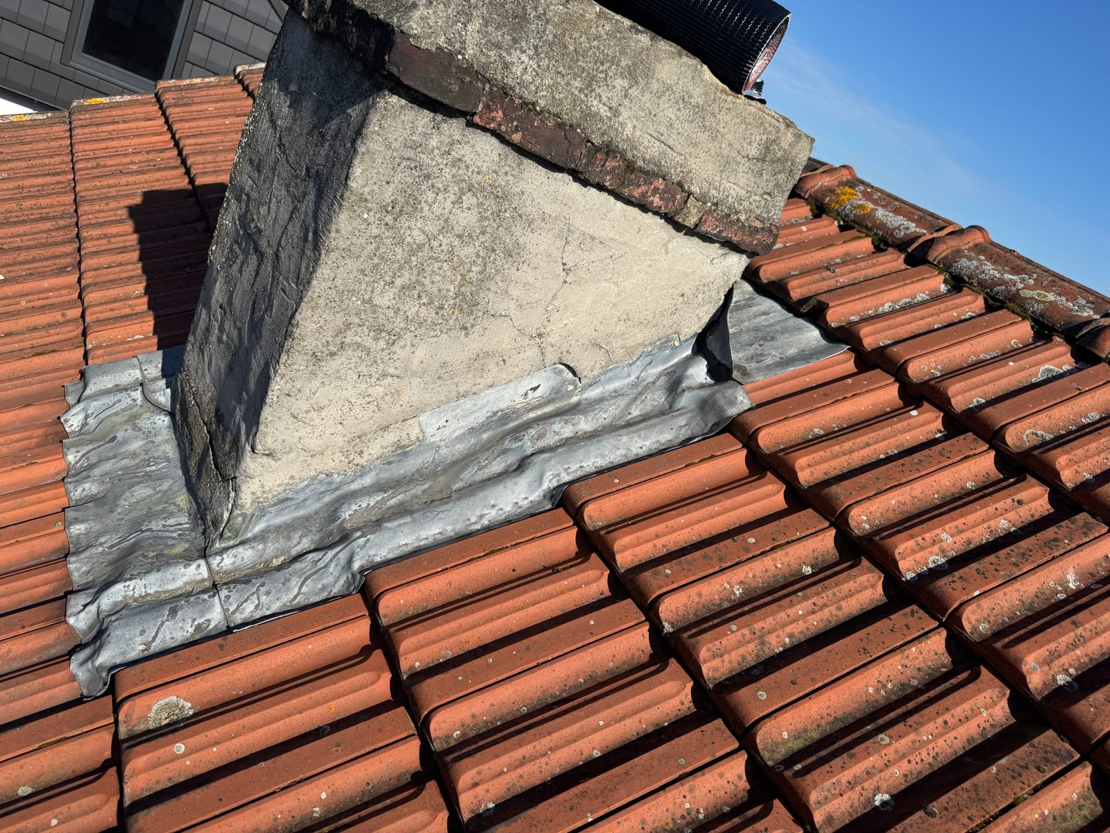 Souche de cheminée et solin, chantier mené par Toiture Charpente