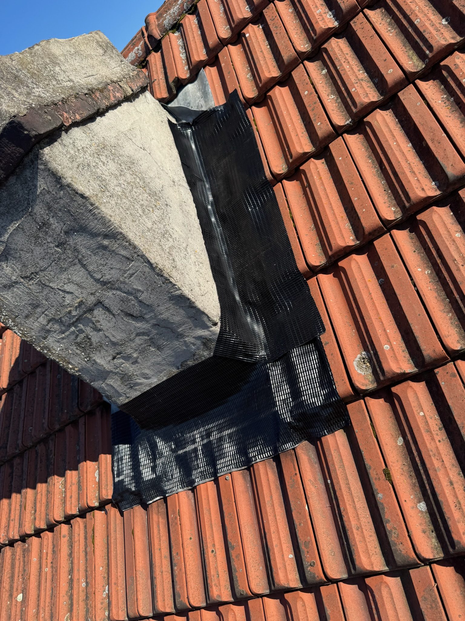 Souche de cheminée et solin, chantier mené par Toiture Charpente