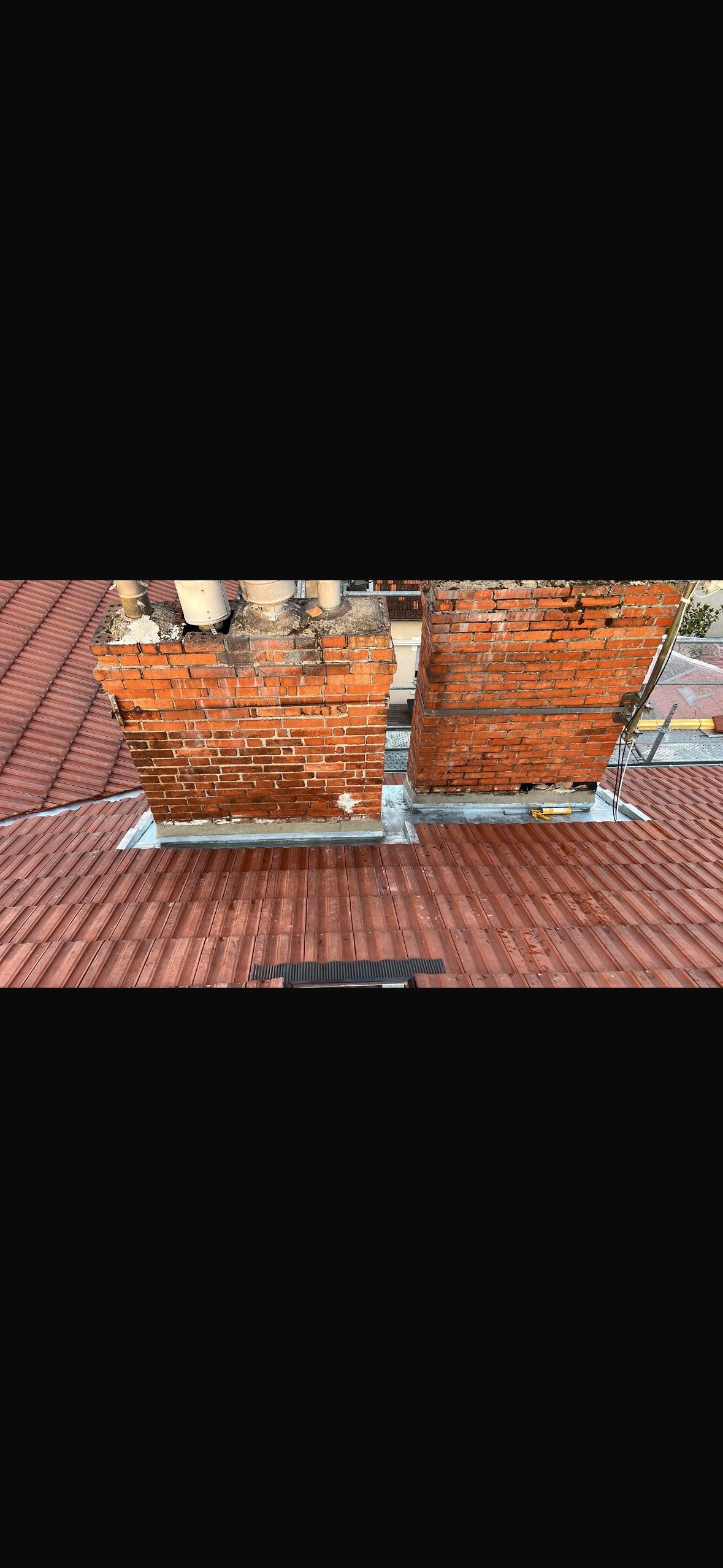 Souche de cheminée et solin, chantier mené par Toiture Charpente