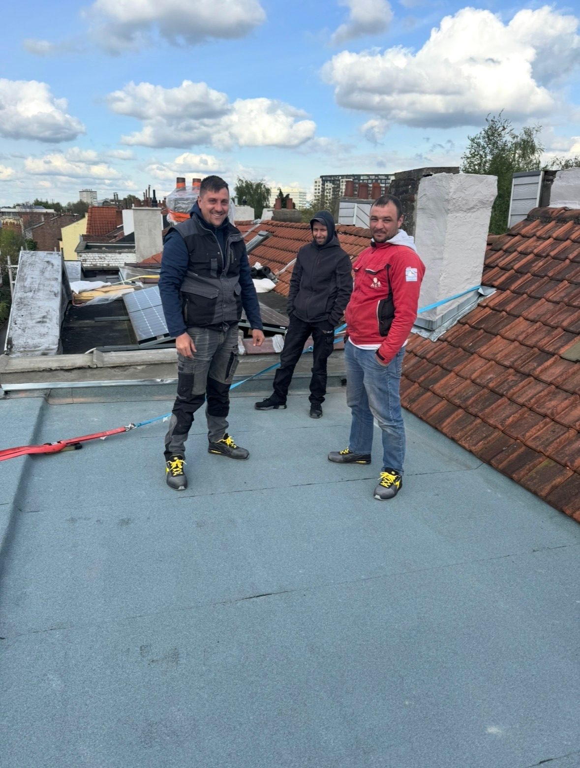 équipe sur le chantier, chantier mené par Toiture Charpente