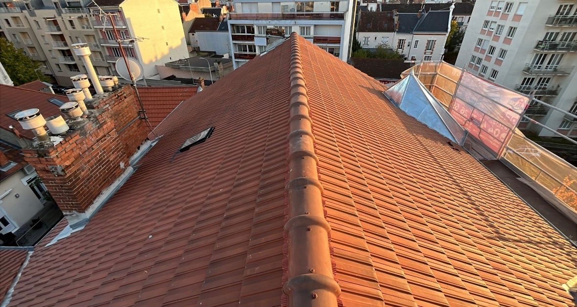 Couverture en tuile, chantier mené par Toiture Charpente