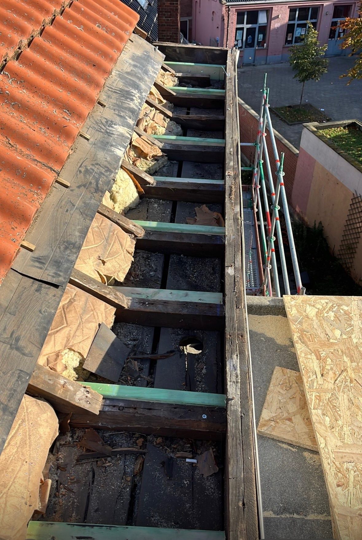 Gouttière, chéneau et noue en zinc, chantier mené par Toiture Charpente