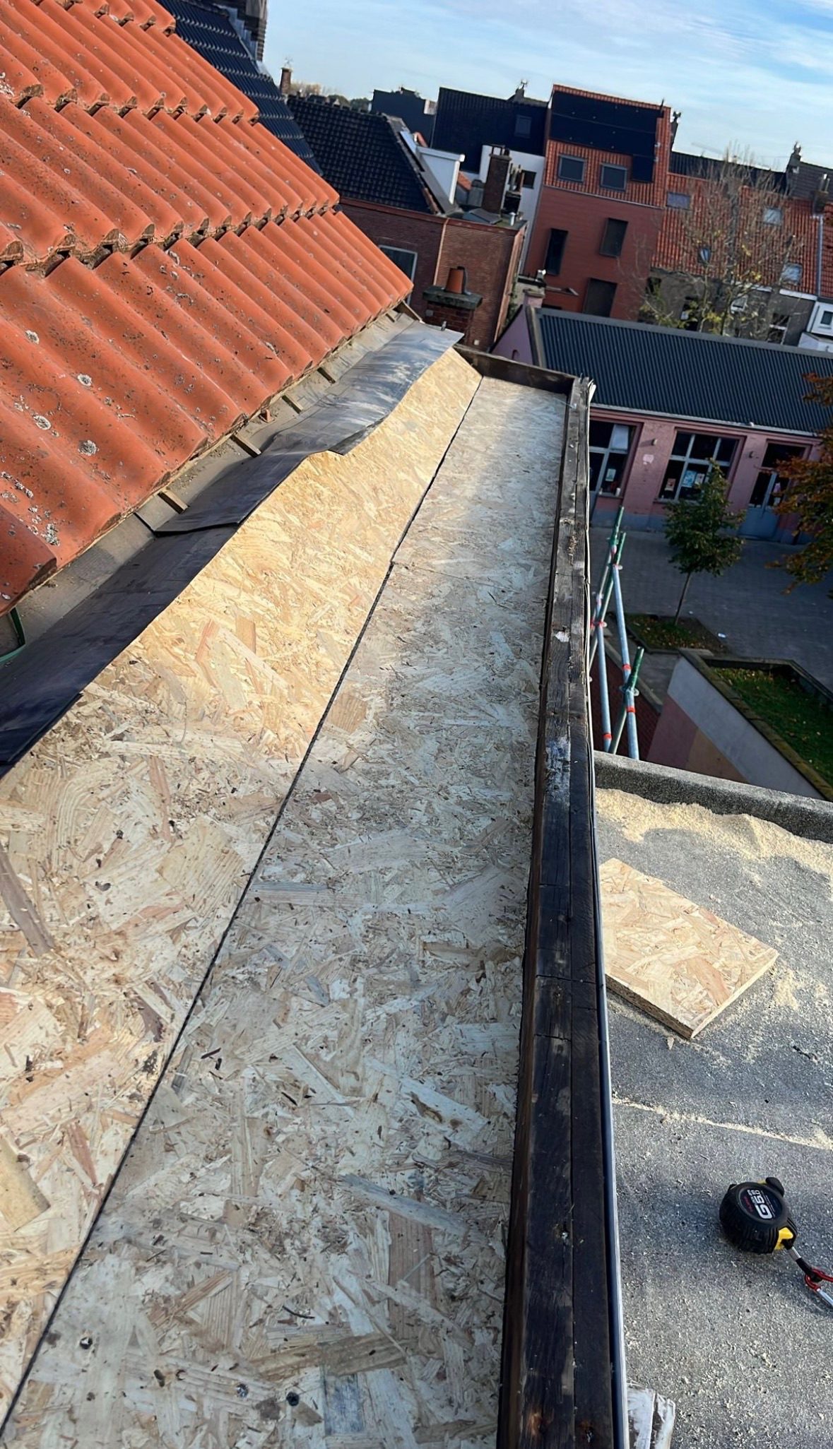 Gouttière, chéneau et noue en zinc, chantier mené par Toiture Charpente