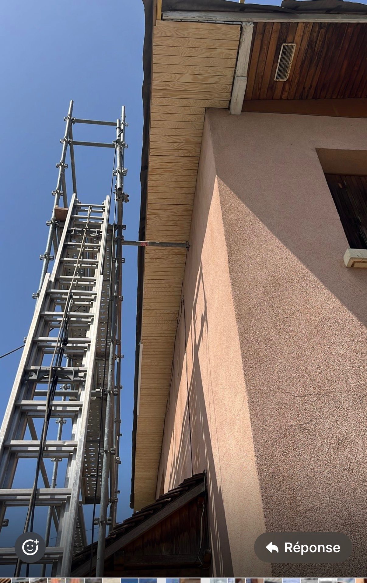 échafaudage et accès au chantier, chantier mené par Toiture Charpente