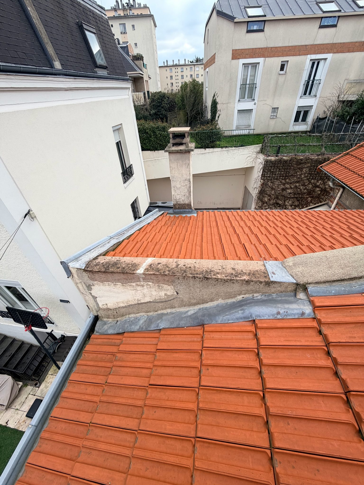 Toiture vue du ciel, chantier mené par Toiture Charpente