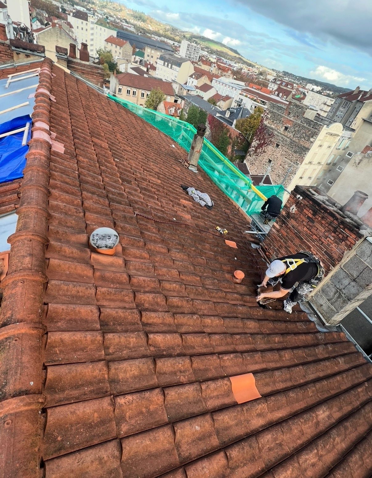 Couverture en tuile, chantier mené par Toiture Charpente