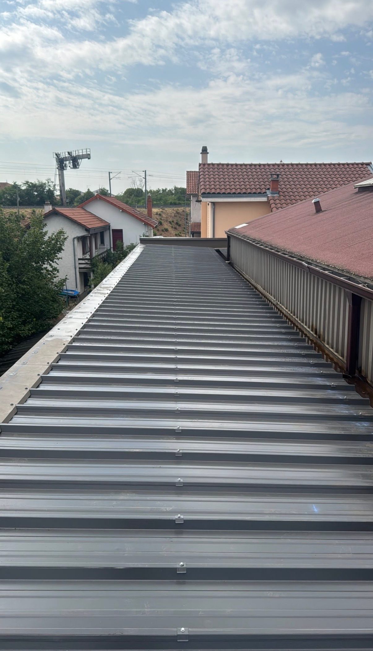 Couverture en zinc à joint debout, chantier mené par Toiture Charpente
