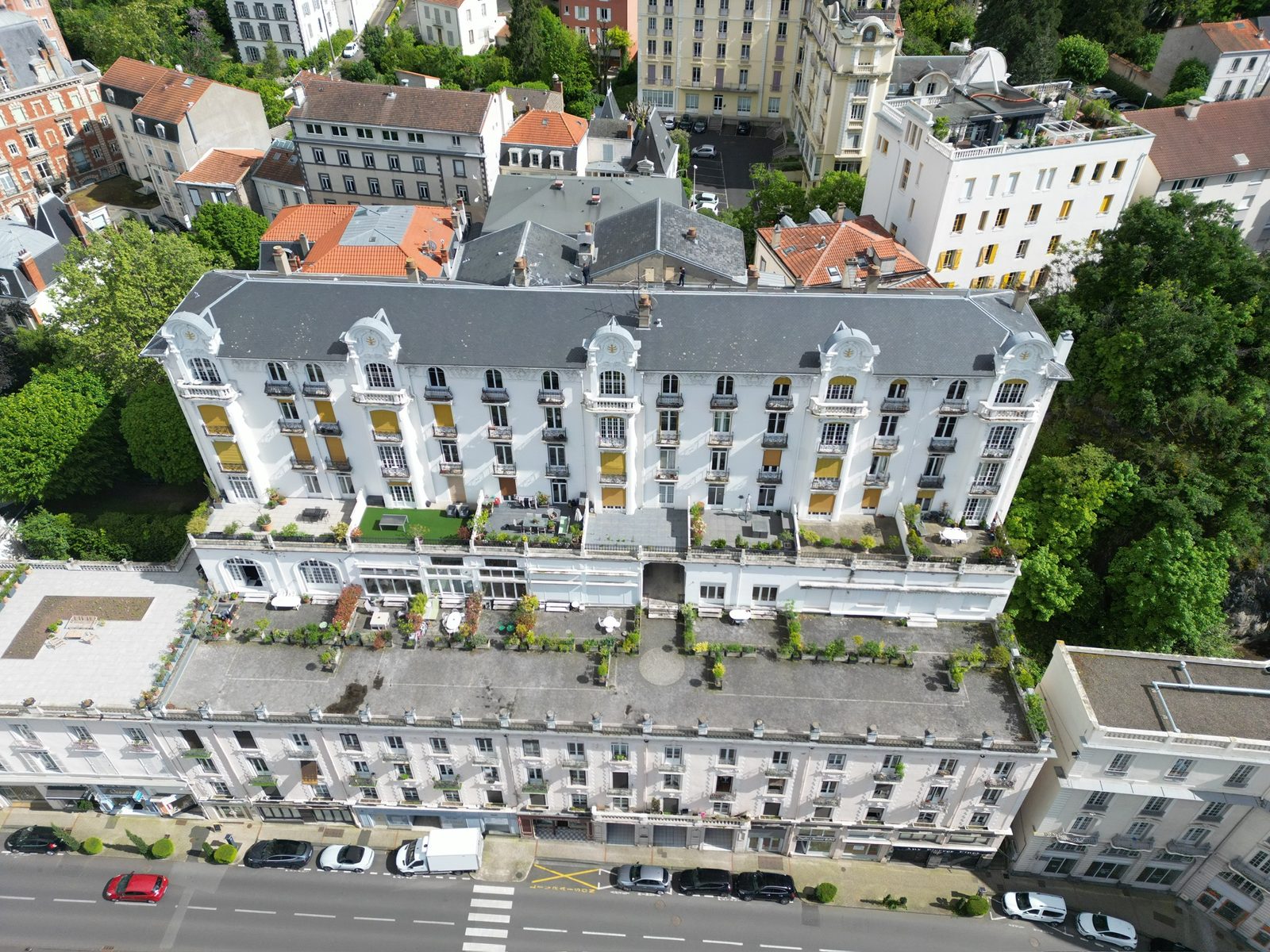 Toiture vue du ciel, chantier mené par Toiture Charpente